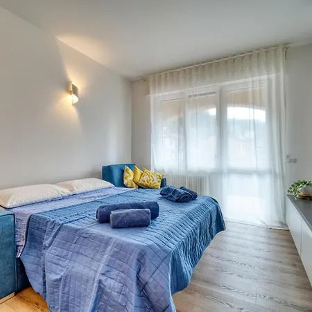 Casa Ginevra - Modern Design, King Bed & Terrace شقة كومو