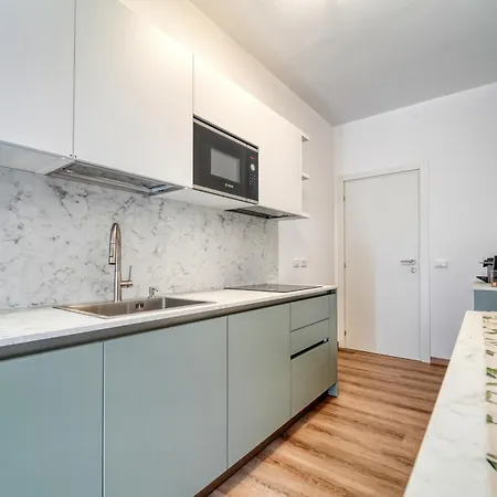 شقة Casa Ginevra - Modern Design, King Bed & Terrace *