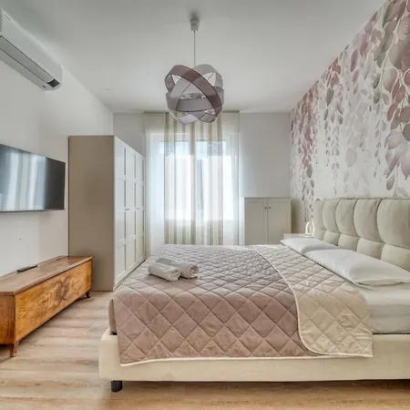 Casa Ginevra - Modern Design, King Bed & Terrace كومو