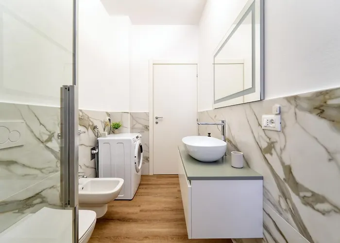 Casa Ginevra - Modern Design, King Bed & Terrace Como