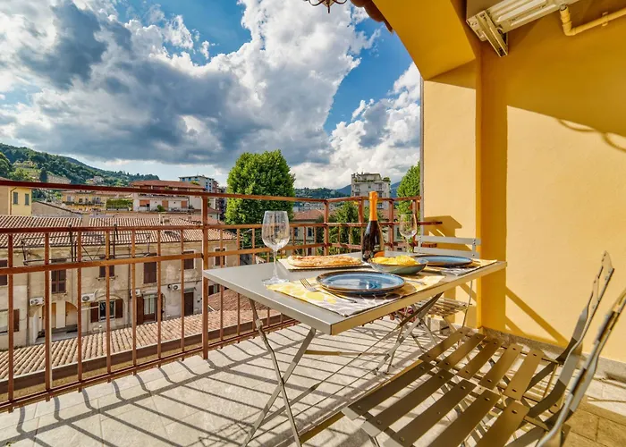 Casa Ginevra - Modern Design, King Bed & Terrace Lägenhet *