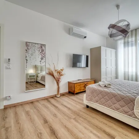 Casa Ginevra - Modern Design, King Bed & Terrace