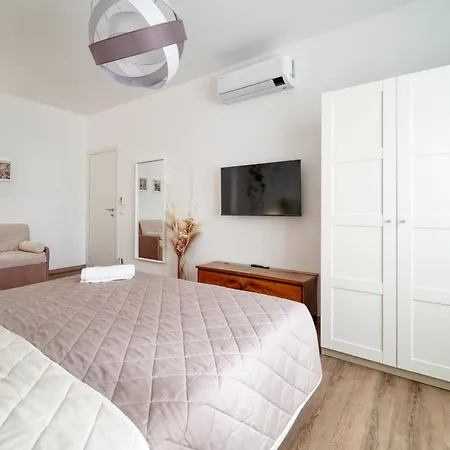 Casa Ginevra - Modern Design, King Bed & Terrace * Como