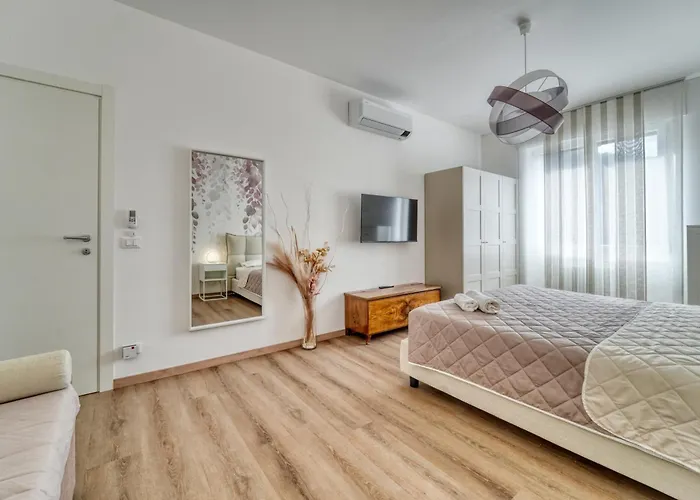 Casa Ginevra - Modern Design, King Bed & Terrace