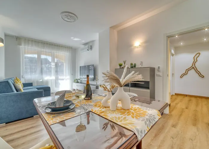 Casa Ginevra - Modern Design, King Bed & Terrace *