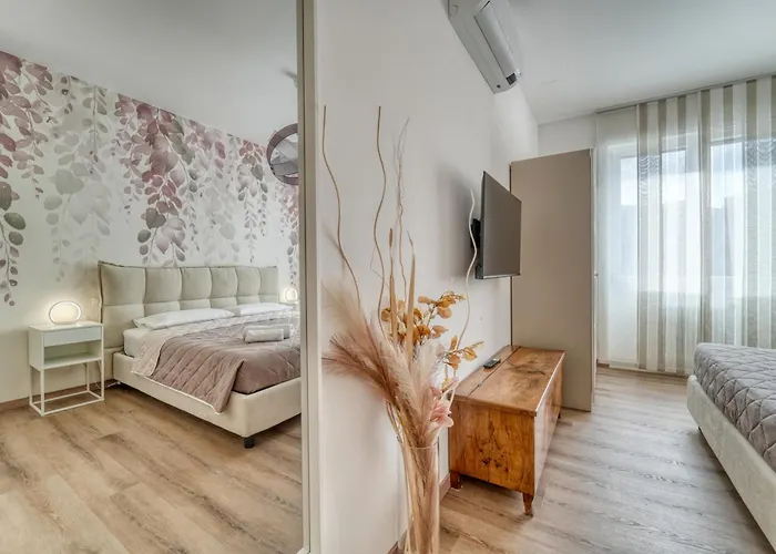 Casa Ginevra - Modern Design, King Bed & Terrace